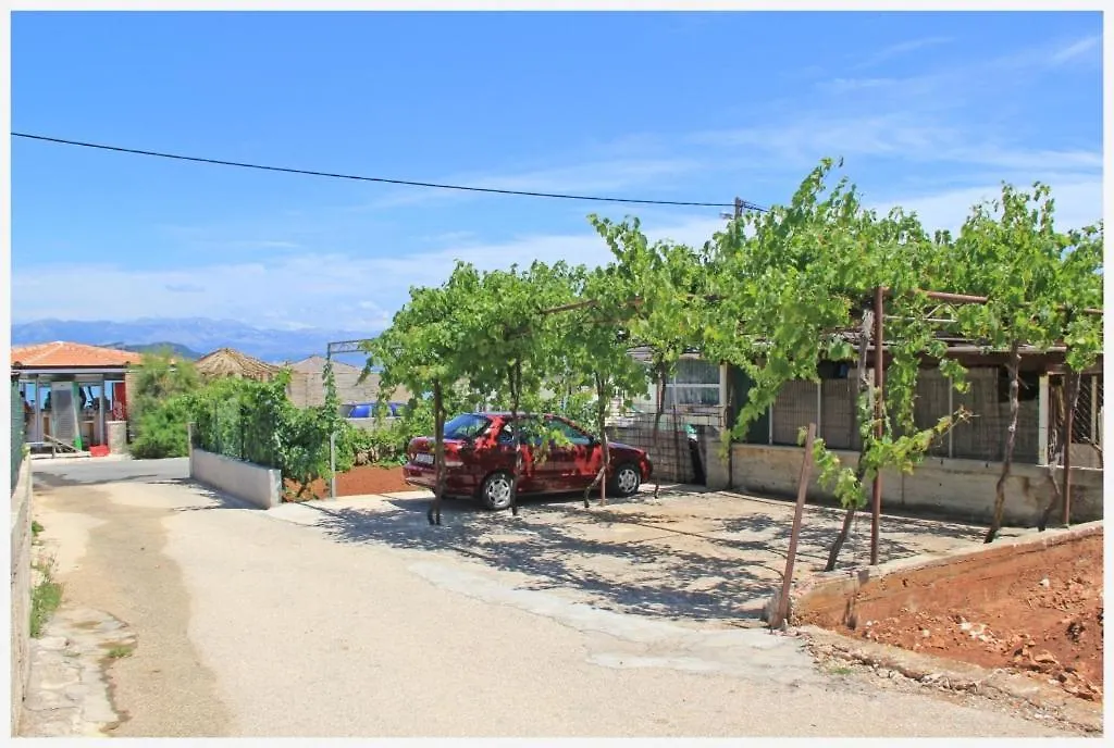 Apartment In Slatine With Sea View, Terrace, Air Conditioning, Wi-Fi 0*,